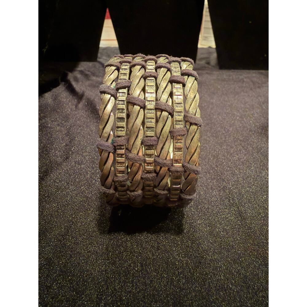 Silver tone vintage cuff bracelet featuring braided metal and leather wrapped - Picture 5 of 7
